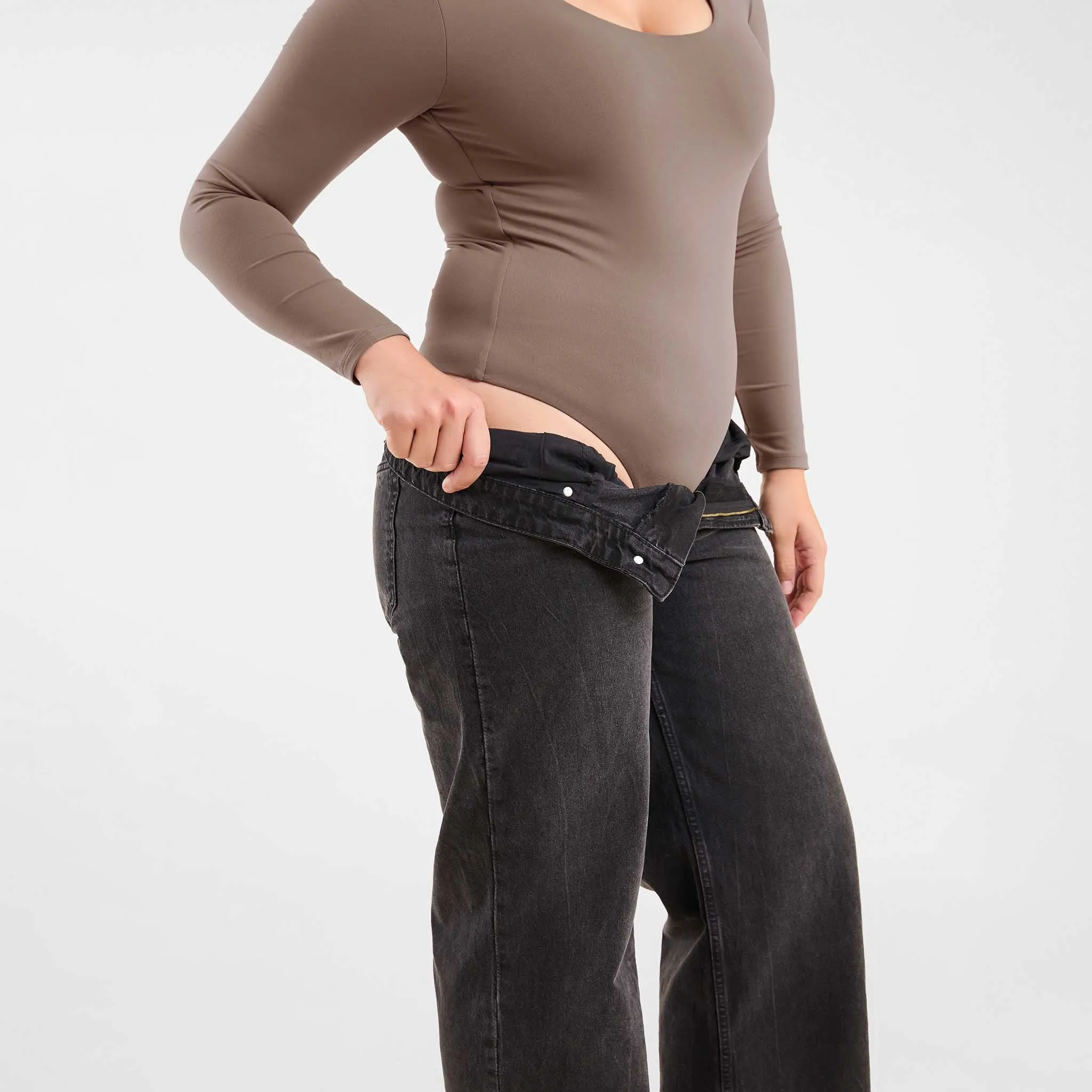 Long Sleeve Scoop Neck Bodysuit | Mocha